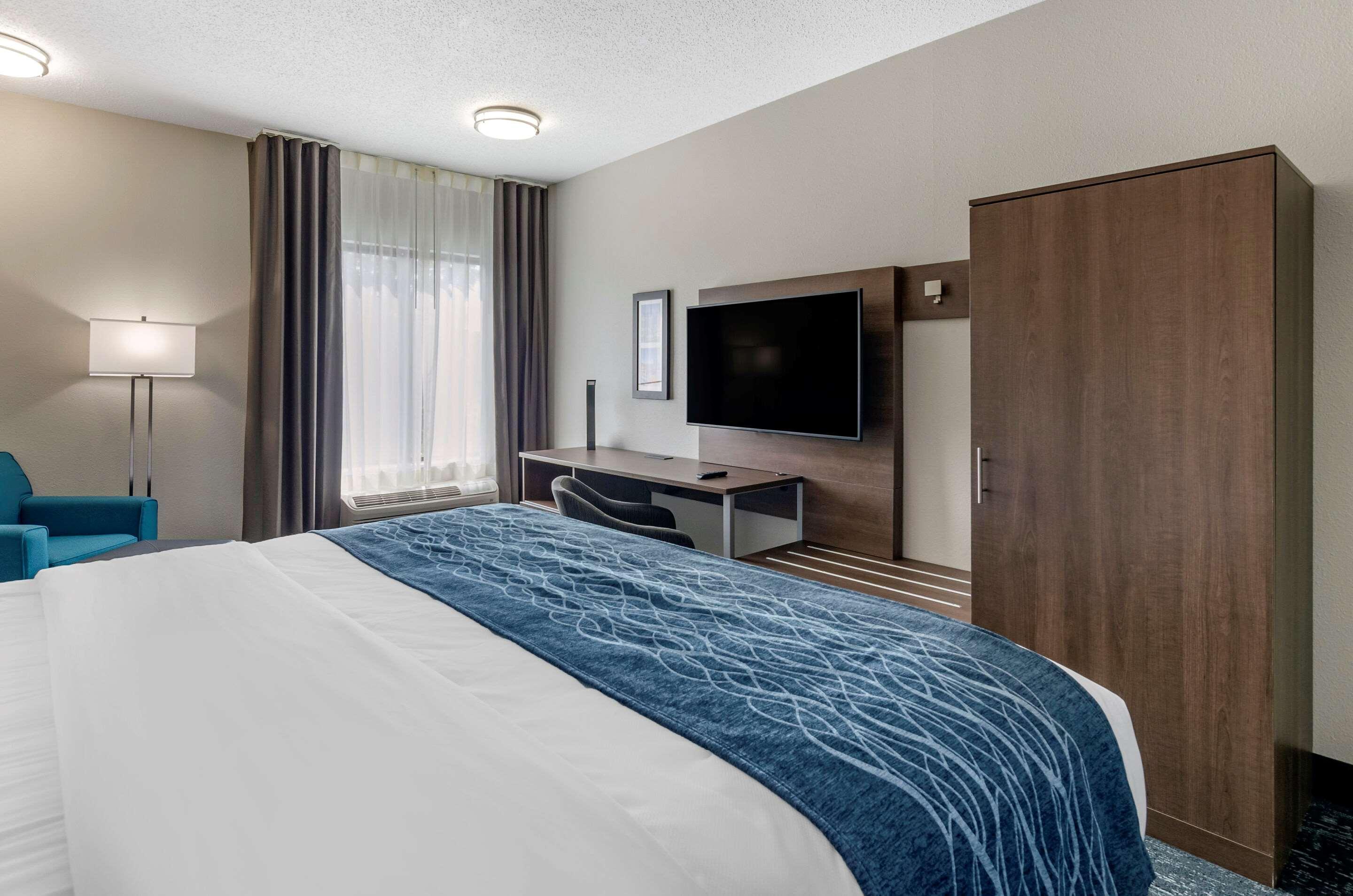 Comfort Inn & Suites Troutville - Roanoke North - Daleville Εξωτερικό φωτογραφία